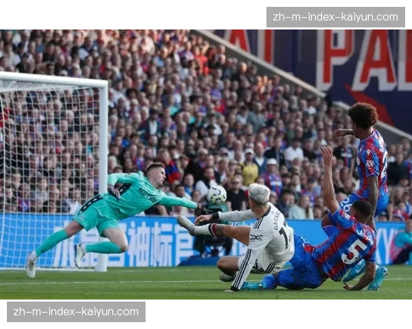 拜仁70%控球逆转弗赖堡 格雷茨卡伪九号角色激活中场空间